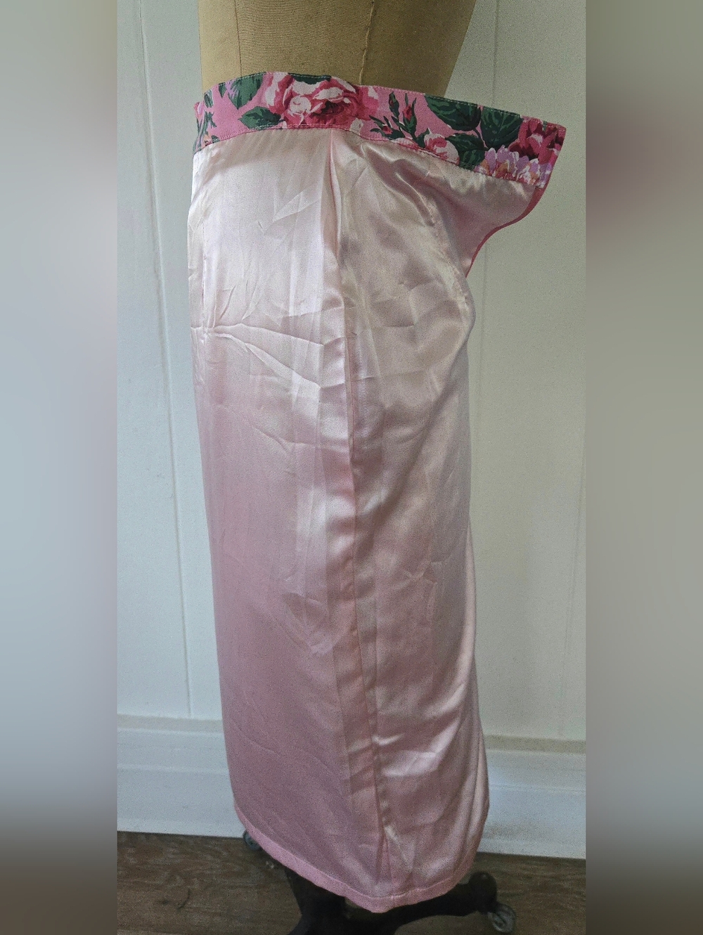 Vixen by Micheline Pitt Vintage Roses Pencil Skirt Medium - Picture 7 of 10